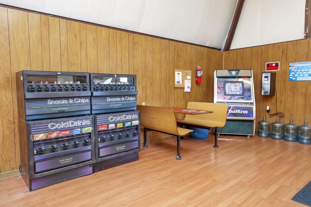 2Br Pet Friendly Home In Sneads Ferry With Parking Exterior foto