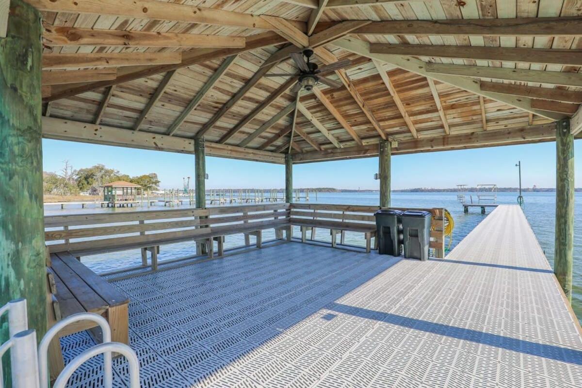 2Br Pet Friendly Home In Sneads Ferry With Parking Exterior foto