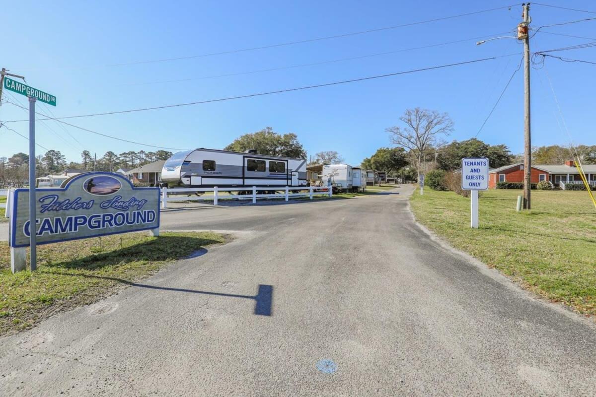 2Br Pet Friendly Home In Sneads Ferry With Parking Exterior foto