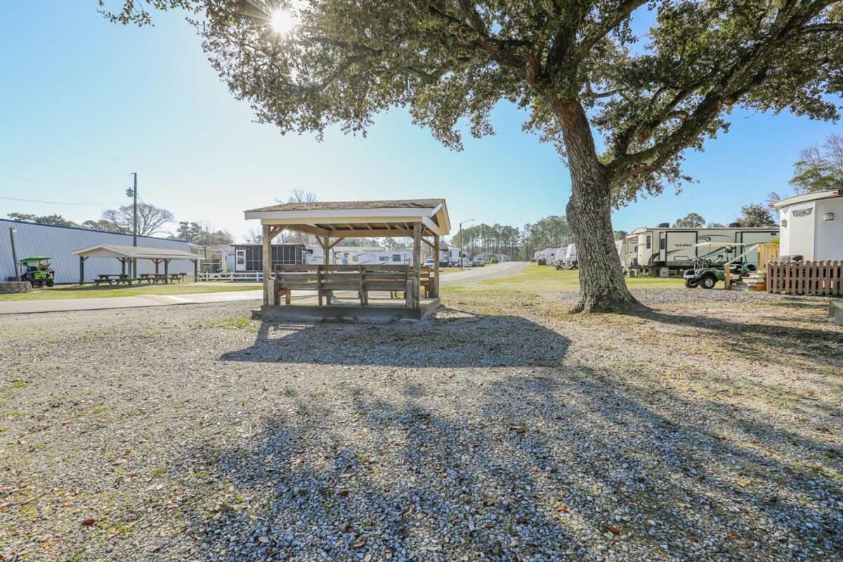 2Br Pet Friendly Home In Sneads Ferry With Parking Exterior foto
